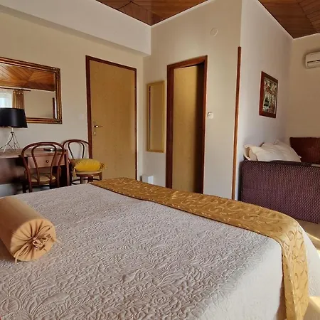 Guest House Villa Ines - Annex Bed & Breakfast 3*