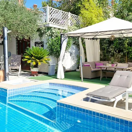 Ines - Annex Bed and Breakfast