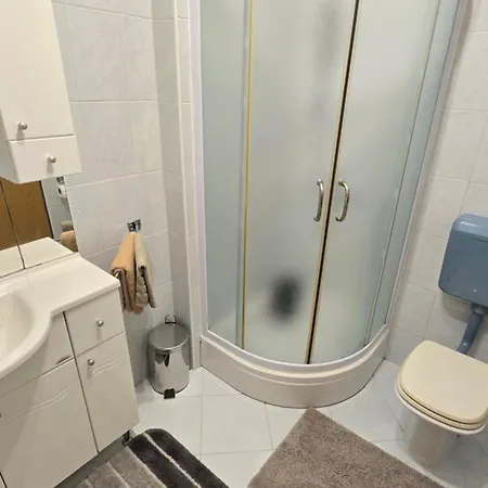 Ines - Annex Ζαντάρ