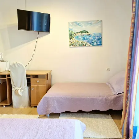 Ines - Annex Bed & Breakfast 3*