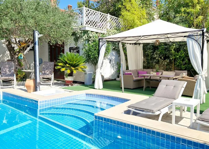 Guest House Villa Ines - Annex Bed & Breakfast